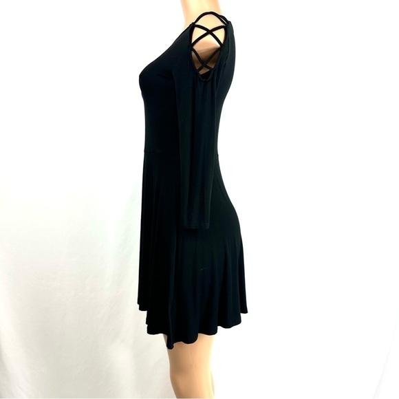 American Eagle Outfitters NWT Women’s S Black Dress With Cold Shoulder Cutouts - Picture 4 of 11